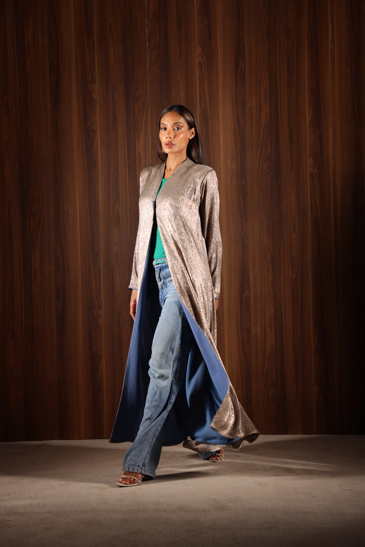 Viper Shimmer Abaya