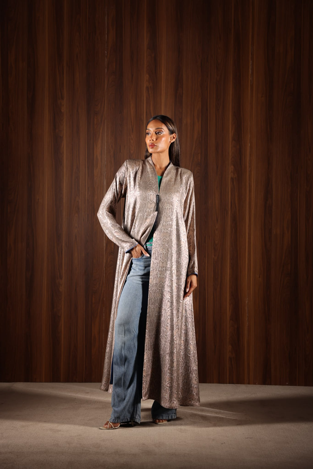 Viper Shimmer Abaya