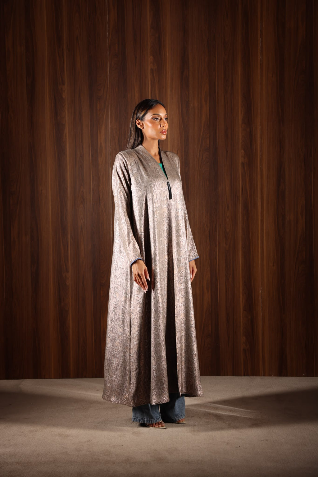 Viper Shimmer Abaya